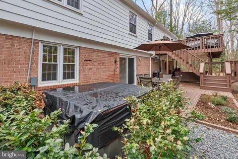 Exterior - 11612 Clipstone Ln, Reston, VA 20191 photo 6 of 12