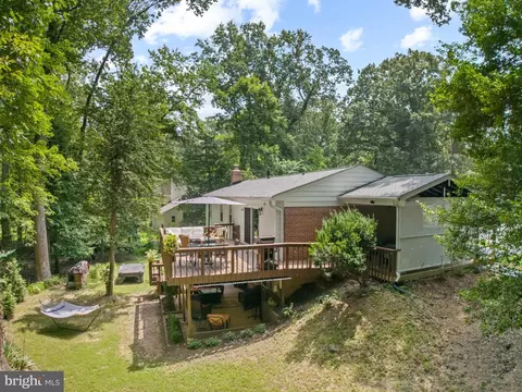 Exterior - 11612 Clipstone Ln, Reston, VA 20191 photo 8 of 12