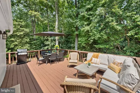 Exterior - 11612 Clipstone Ln, Reston, VA 20191 photo 3 of 12