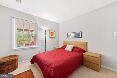 Bedroom - 11612 Clipstone Ln, Reston, VA 20191 photo 5 of 6