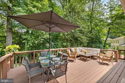 Exterior - 11612 Clipstone Ln, Reston, VA 20191 photo 4 of 12