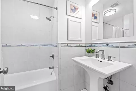 Bath - 11612 Clipstone Ln, Reston, VA 20191 photo 2 of 3