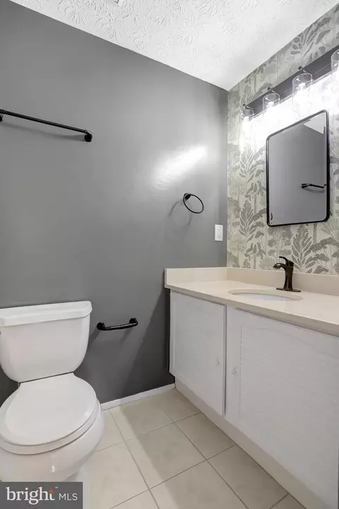 Bath - 7210 Sterling Grove Dr, Springfield, VA 22150 photo 4 of 8