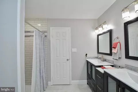 7212 Gentian Ct, Springfield, VA 22152 photo 9