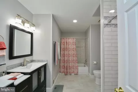 7212 Gentian Ct, Springfield, VA 22152 photo 8