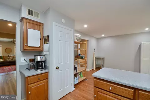 7212 Gentian Ct, Springfield, VA 22152 photo 13