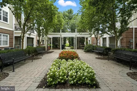 12909 Centre Park Cir #403, Herndon, VA 20171
