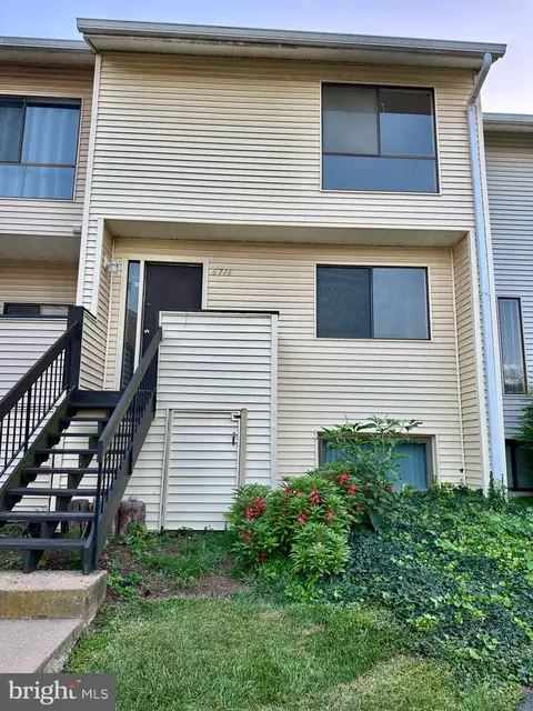 8716 Village Square Dr #11/8716, Alexandria, VA 22309