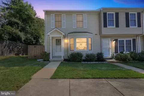 7556 Wood Mist Ln, Falls Church, VA 22043