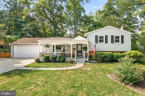 9305 Ashmeade Dr, Fairfax, VA 22032