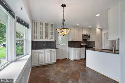 8202 Greeley Blvd, Springfield, VA 22152 photo 14