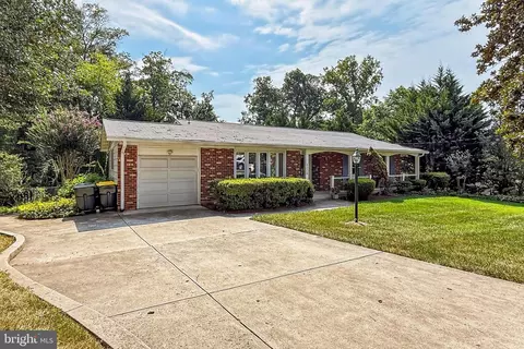 4309 Selkirk Dr, Fairfax, VA 22032