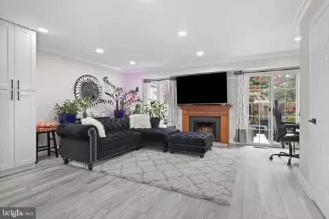 6445 Franconia Ct, Springfield, VA 22150 photo 8