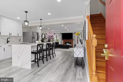 6445 Franconia Ct, Springfield, VA 22150 photo 3
