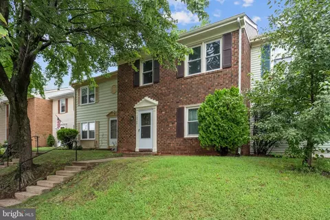 13782 Newport Dr, Chantilly, VA 20151
