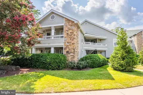 13081 Autumn Woods Way #203, Fairfax, VA 22033
