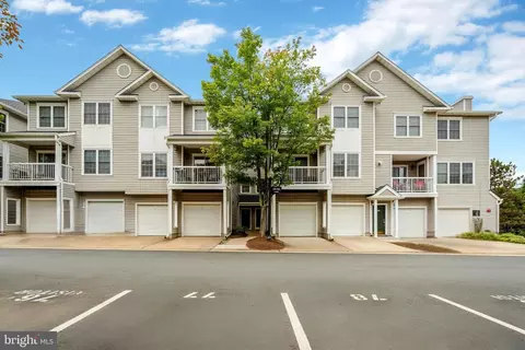 4602 Superior Sq, Fairfax, VA 22033