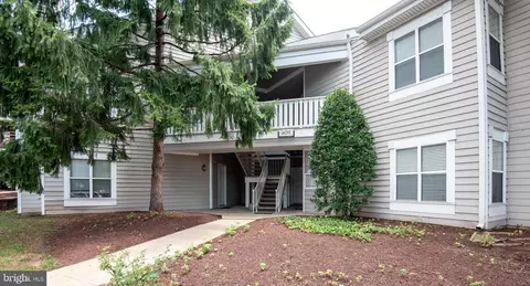 6011 Rosebud Ln #101, Centreville, VA 20121