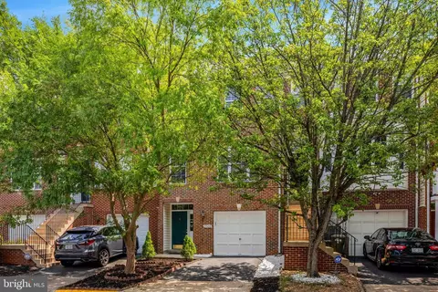 2505 James Madison Cir, Herndon, VA 20171