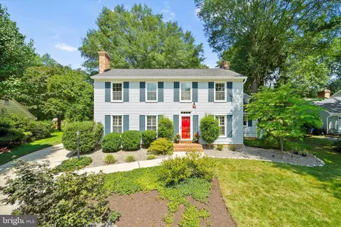 8604 Pilgrim Ct, Alexandria, VA 22308