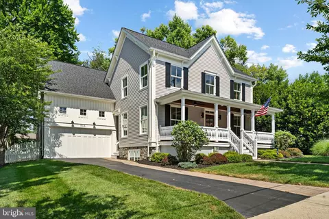 516 Center St S, Vienna, VA 22180