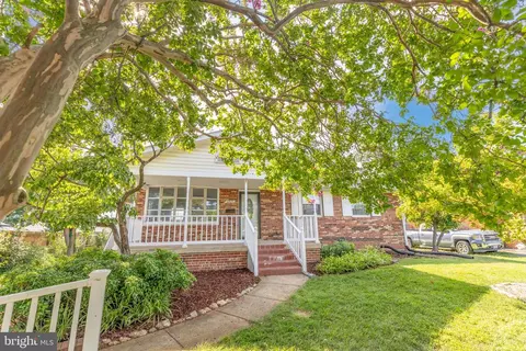 6925 Ruskin St, Springfield, VA 22150 photo 2