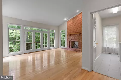 8546 Hooes Rd, Springfield, VA 22153 photo 28