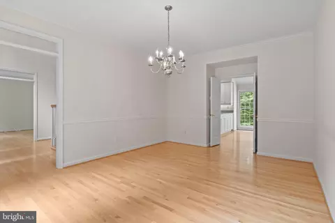8546 Hooes Rd, Springfield, VA 22153 photo 16