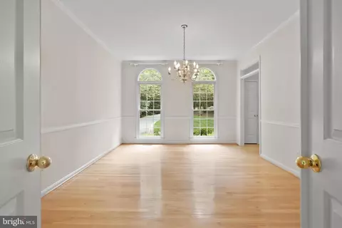 8546 Hooes Rd, Springfield, VA 22153 photo 17