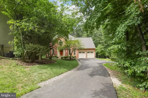 8546 Hooes Rd, Springfield, VA 22153 photo 3