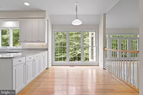 8546 Hooes Rd, Springfield, VA 22153 photo 18