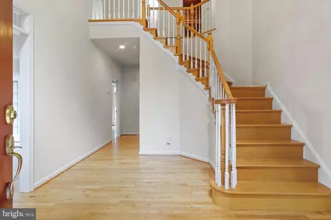 8546 Hooes Rd, Springfield, VA 22153 photo 8