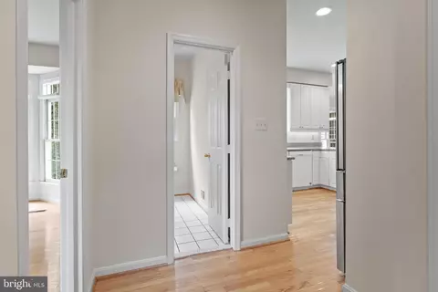 8546 Hooes Rd, Springfield, VA 22153 photo 13