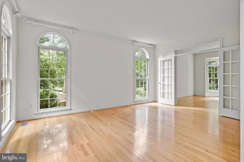 8546 Hooes Rd, Springfield, VA 22153 photo 9