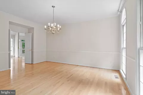 8546 Hooes Rd, Springfield, VA 22153 photo 15