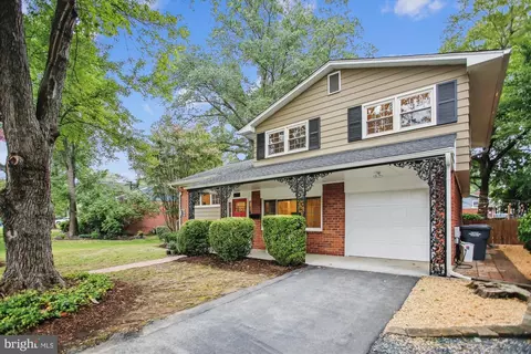 8817 Vernon View Dr, Alexandria, VA 22308