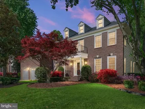 8105 Haddington Ct, Fairfax Station, VA 22039