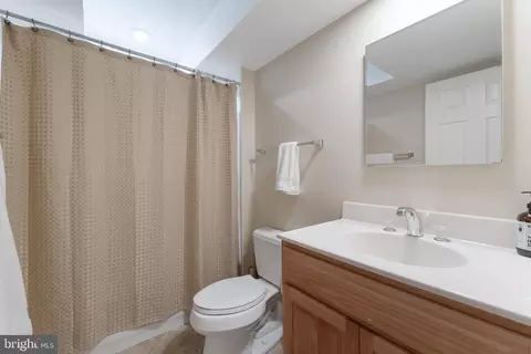 Bath - 1248 Lamplighter Way, Reston, VA 20194 photo 6 of 6