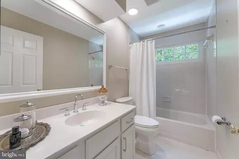 Bath - 1248 Lamplighter Way, Reston, VA 20194 photo 5 of 6