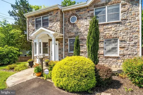 2052 Arch Dr, Falls Church, VA 22043