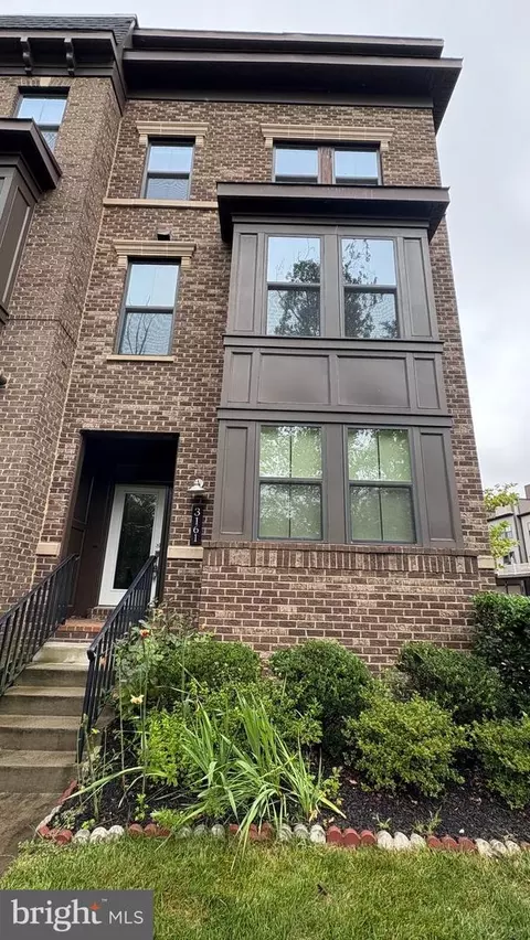 3161 Virginia Bluebell Ct, Fairfax, VA 22031