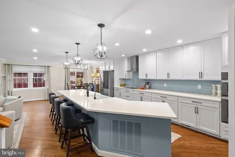 5195 Cottingham Pl, Alexandria, VA 22304