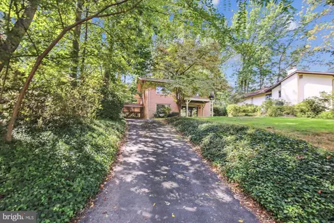 Exterior - 11221 S Shore Rd, Reston, VA 20190 photo 4 of 15