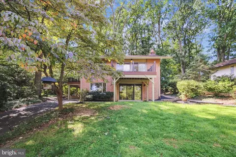 Exterior - 11221 S Shore Rd, Reston, VA 20190 photo 3 of 15