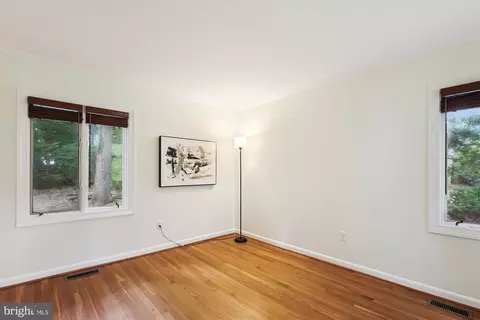 Bedroom - 11221 S Shore Rd, Reston, VA 20190 photo 5 of 7