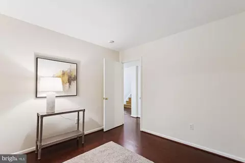 Entry Way - 11221 S Shore Rd, Reston, VA 20190 photo 2 of 3