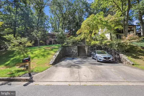 Exterior - 11221 S Shore Rd, Reston, VA 20190 photo 13 of 15