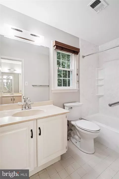 Bath - 8809 Shadowlake Way, Springfield, VA 22153 photo 3 of 7