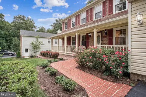 Exterior - 8809 Shadowlake Way, Springfield, VA 22153 photo 7 of 15