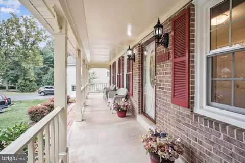 Exterior - 8809 Shadowlake Way, Springfield, VA 22153 photo 13 of 15